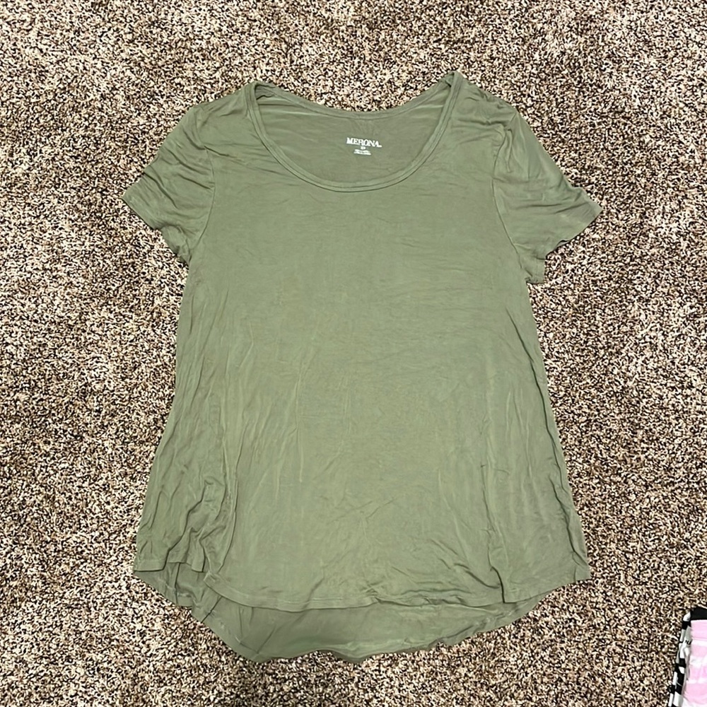 Women’s basic flowy short sleeve, size xs